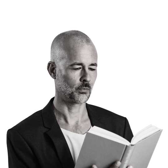 walter-auer-architektur-raumwirkung Walter Auer bei der Analyse von Raumstruktur und architektonischer Wirkung